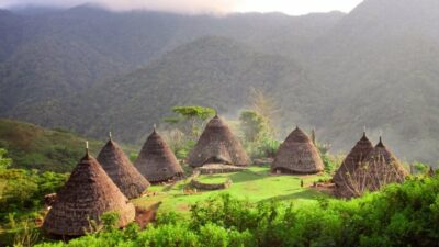 Menikmati Keberlimpahan Budaya di Desa Wae Rebo