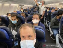 Pesawat Kini Mengizinkan Penumpang Tidak Mengenakan Masker