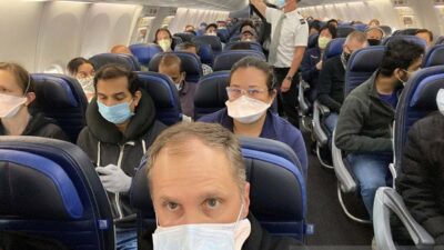 Pesawat Kini Mengizinkan Penumpang Tidak Mengenakan Masker