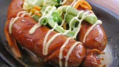 Menikmati Kelezatan Bratwurst di Bandung