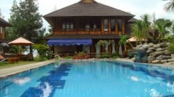 Rumah Kayu Organik di Lembang