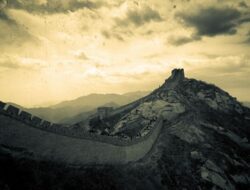 Daya Tarik yang Menakjubkan dari Tembok Besar Cina di Katalog Wisata