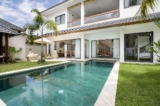 Picture Relaxing Beside Your Private Pool in Seminyak While the Staff Serve You Ice Cold Drinks – Bali – Indonesia