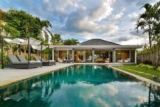 Villa Lou – Luxurious Beachfront Villa – Bali – Indonesia